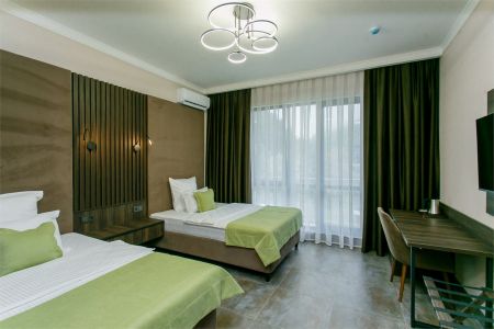 Апартаменты 4-местный 2-комнатный (с балконом, вид на море)