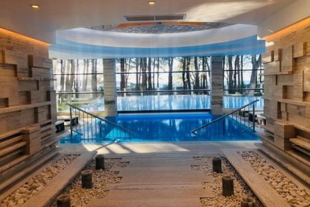 Крытый бассейн