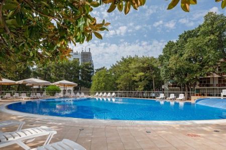 Крытый бассейн