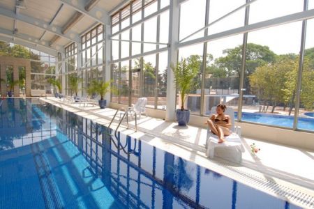 Крытый бассейн