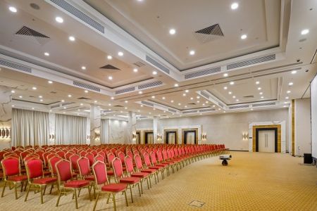 Крытый бассейн