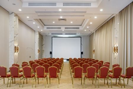 Крытый бассейн