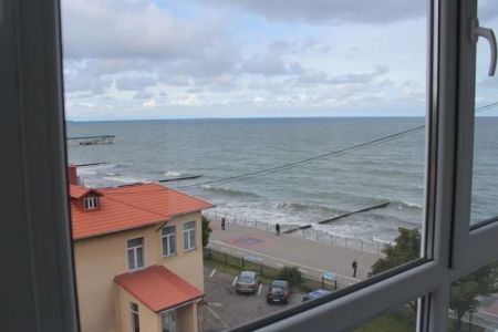 Вид из окна на море