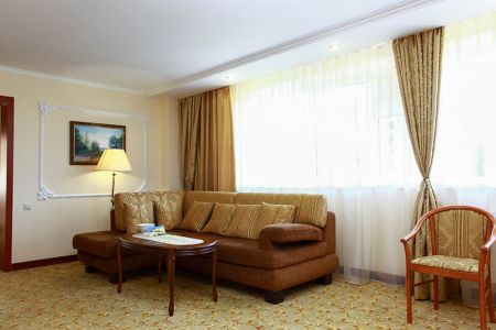 Люкс 4-местный 3-комнатный