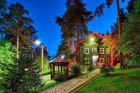 Территория с беседками и освещением