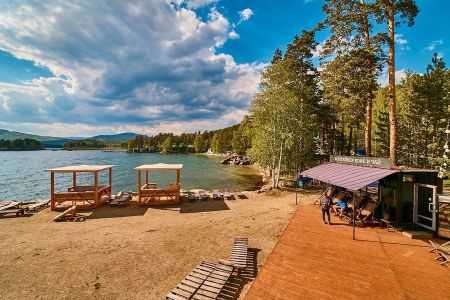 «Золотой пляж» — отель 3*