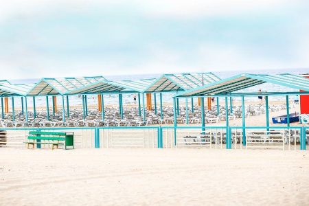 Собственный оборудованный пляж