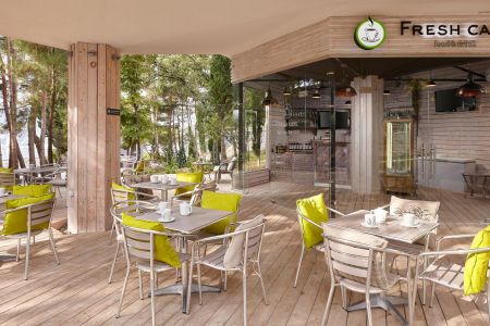 95. Территория отеля ЯИ-min