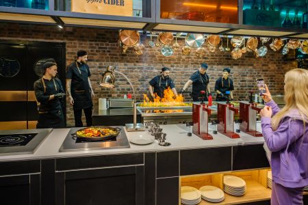 1 Отель Ялта-Интурист. Общий вид