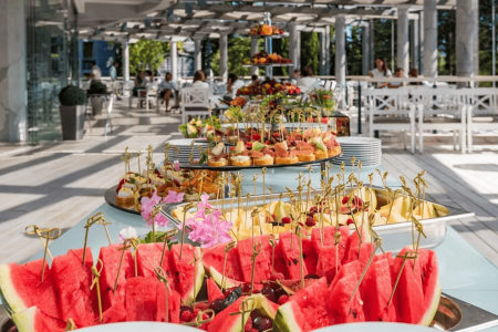 1 Отель Ялта-Интурист. Общий вид