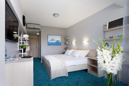 93. Территория отеля ЯИ-min