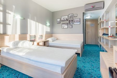 93. Территория отеля ЯИ-min