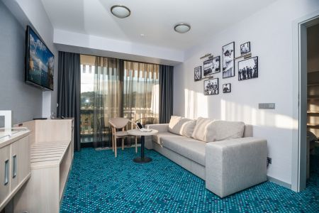 93. Территория отеля ЯИ-min