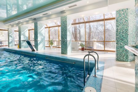 Крытый бассейн