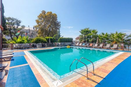 Открытый бассейн