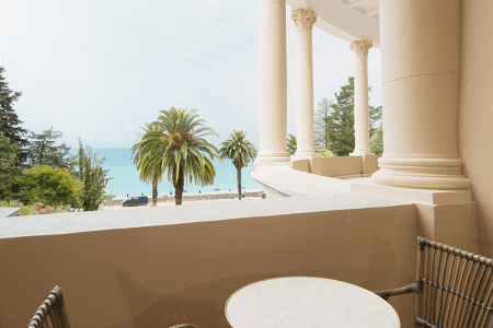 Вид на Главный корпус