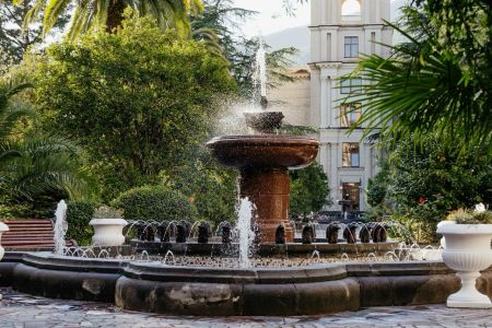 Вид на Главный корпус