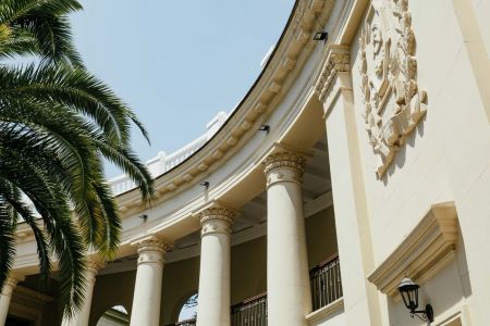 Вид на Главный корпус