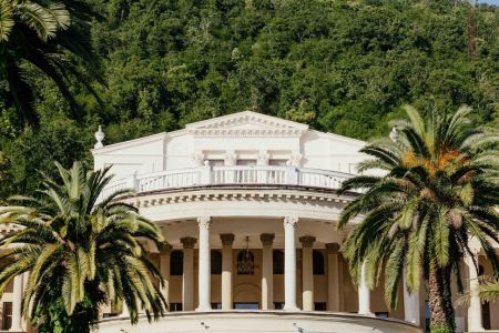 Вид на Главный корпус