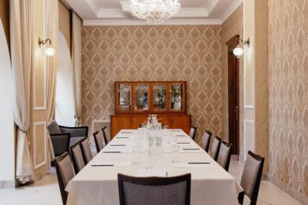 Спортивный инвентарь в тренажерном зале