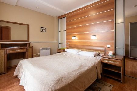 Комфорт 3-местный 2-комнатный (главный Корпус)