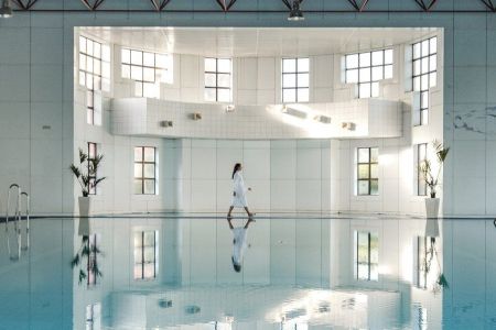 Крытый бассейн с морской водой