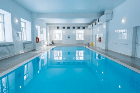 Крытый бассейн