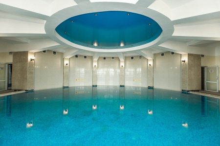 Крытый бассейн