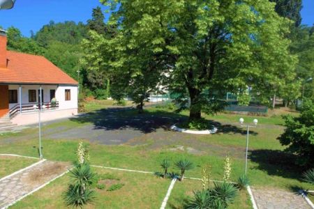 Территория пансионата