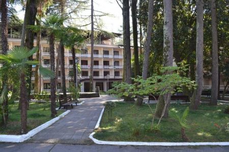 Территория пансионата