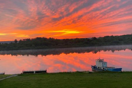Закат на р. Ока на территории санатория