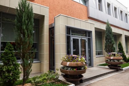 Отдых у открытых бассейнов