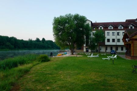 Пляж у банного комплекса