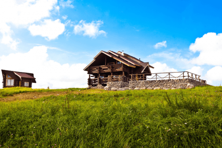 Коттедж 6-местный 3-комнатный «Изба Солнечная»