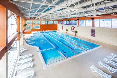 Крытый бассейн