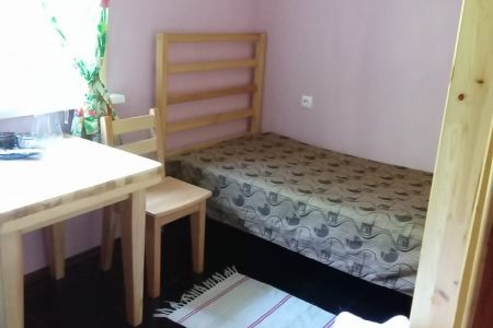 Дом у пасеки, 2 комната