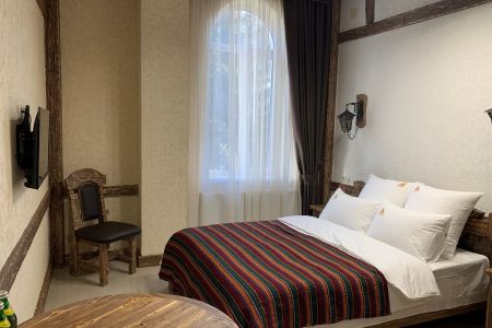 Люкс 4-местный 2-комнатный (с балконом)