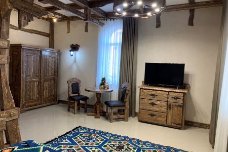 Люкс 4-местный 2-комнатный (с балконом)