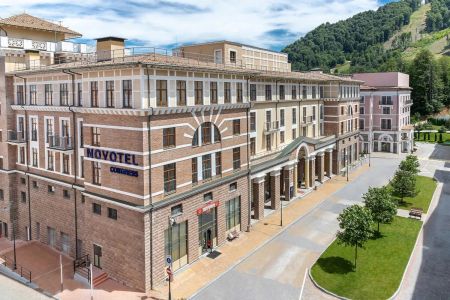 «Novotel Fit Krasnaya Polyana» / «Новотель Фит Красная Поляна» отель (бывш. «Novotel Congress»)