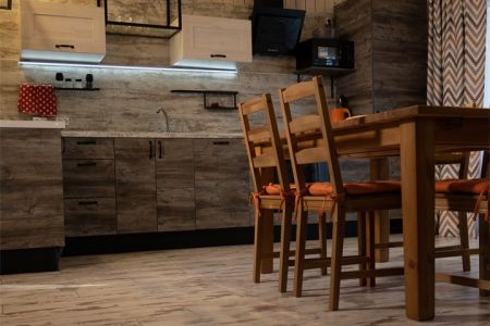 Коттедж 6-местный (Терем большой с сауной и кухней)