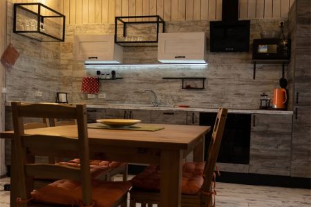 Коттедж 6-местный (Терем большой с сауной и кухней)