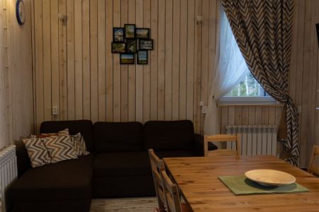 Коттедж 6-местный (Терем большой с сауной и кухней)