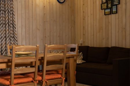 Коттедж 6-местный (Терем большой с сауной и кухней)