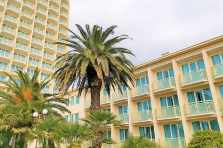 Отель "Amza Park Hotel" / "Амза"