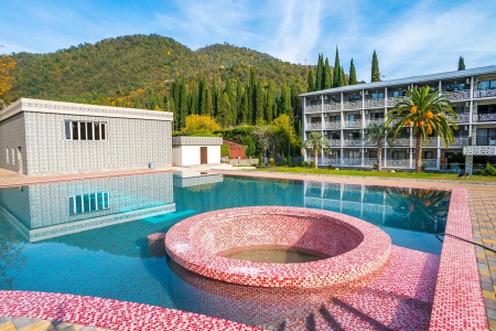 Вид на корпус и бассейн