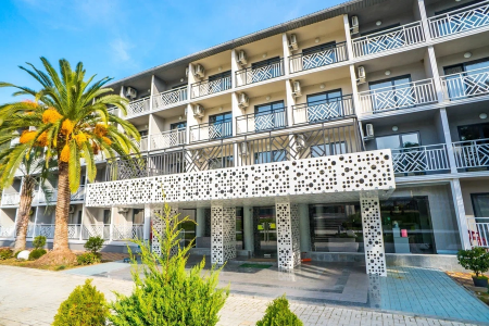 Вид на корпус и бассейн