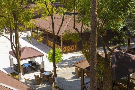 Вид на корпус и бассейн