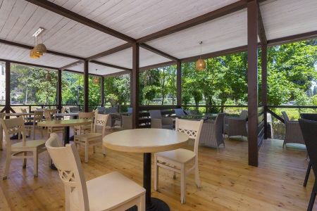 Вид на корпус и бассейн