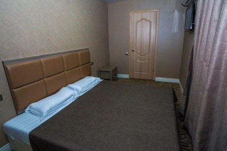 Вид на корпус и бассейн