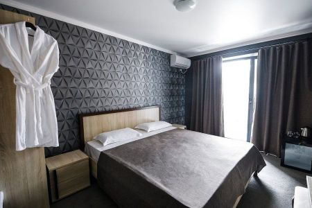 Вид на корпус и бассейн